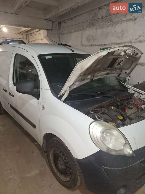 Вантажопасажирський фургон Renault Kangoo 2012 в Полтаві фото Вантажопасажирський фургон Renault Kangoo 2012 в Полтаві