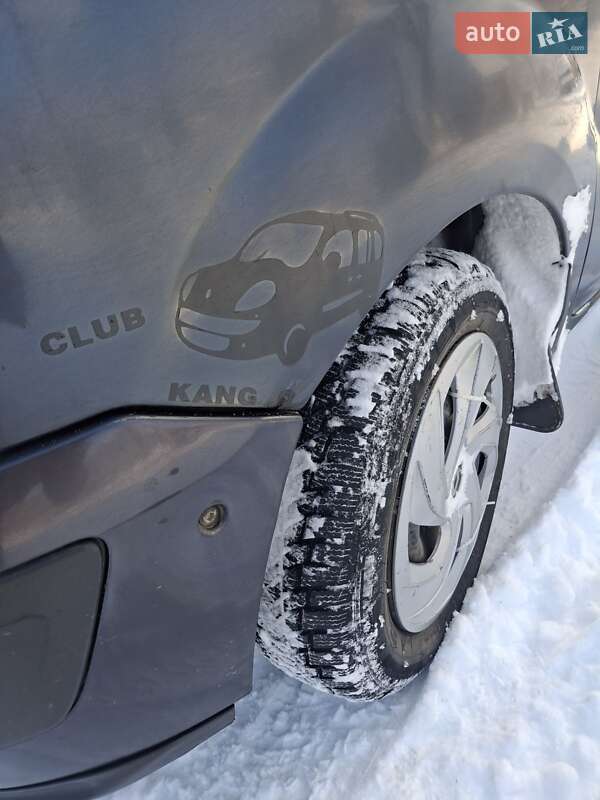 Минивэн Renault Kangoo 2003 в Косове