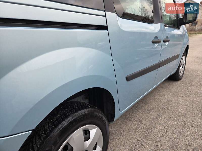 Минивэн Renault Kangoo 2009 в Каменском