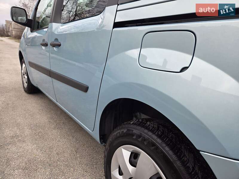 Минивэн Renault Kangoo 2009 в Каменском