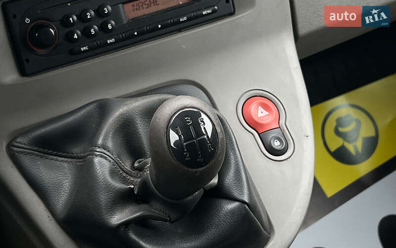 Грузовой фургон Renault Kangoo 2013 в Львове