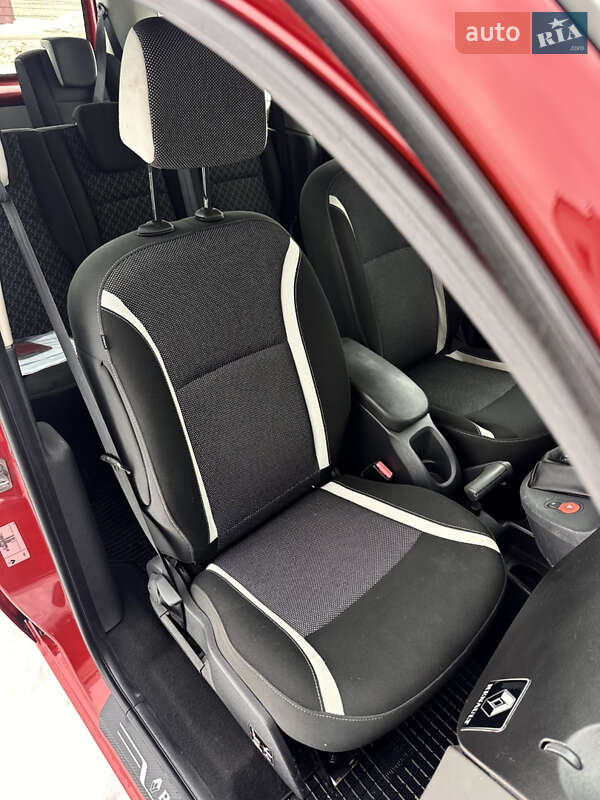 Минивэн Renault Kangoo 2015 в Житомире