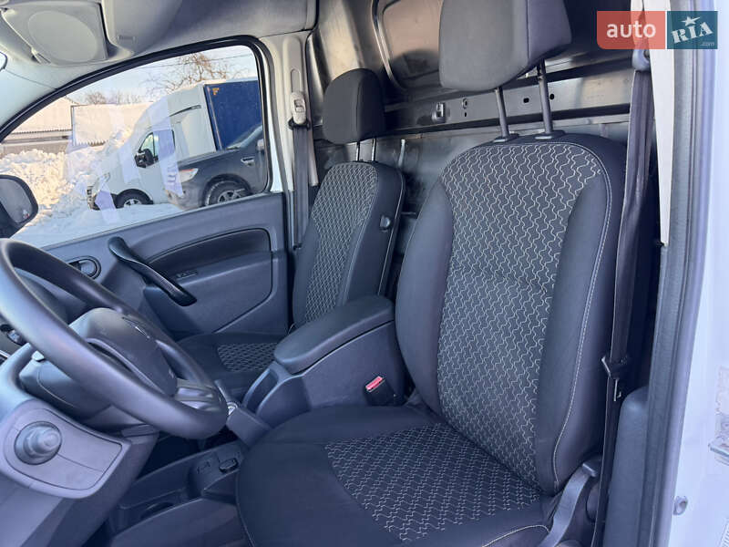 Вантажний фургон Renault Kangoo 2015 в Тернополі