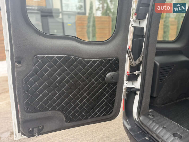 Мінівен Renault Kangoo 2017 в Ірпені фото 15 Мінівен Renault Kangoo 2017 в Ірпені