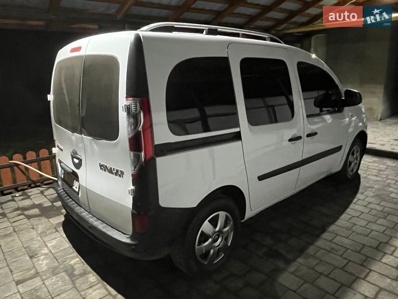 Минивэн Renault Kangoo 2015 в Обуховке