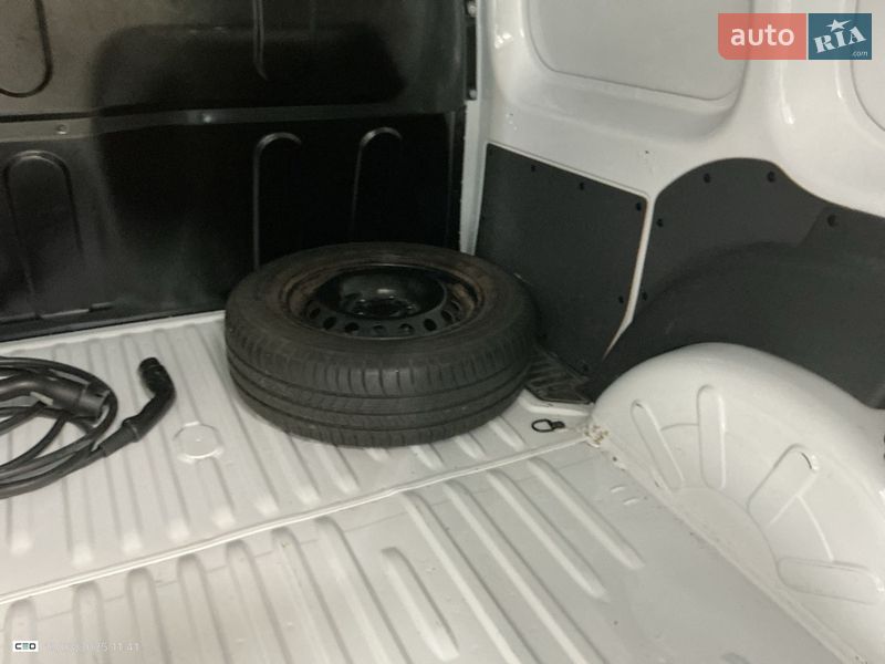 Грузовой фургон Renault Kangoo 2021 в Киеве