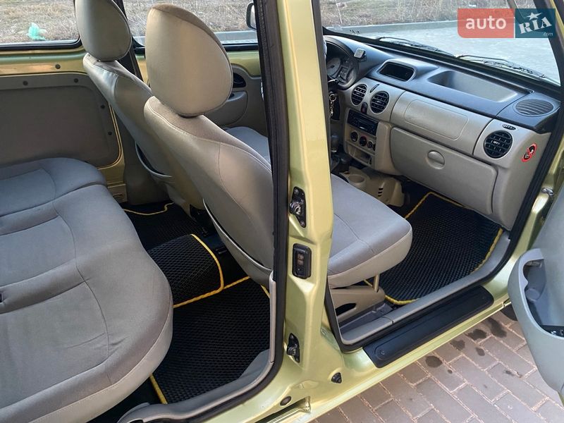 Мінівен Renault Kangoo 2004 в Луцьку
