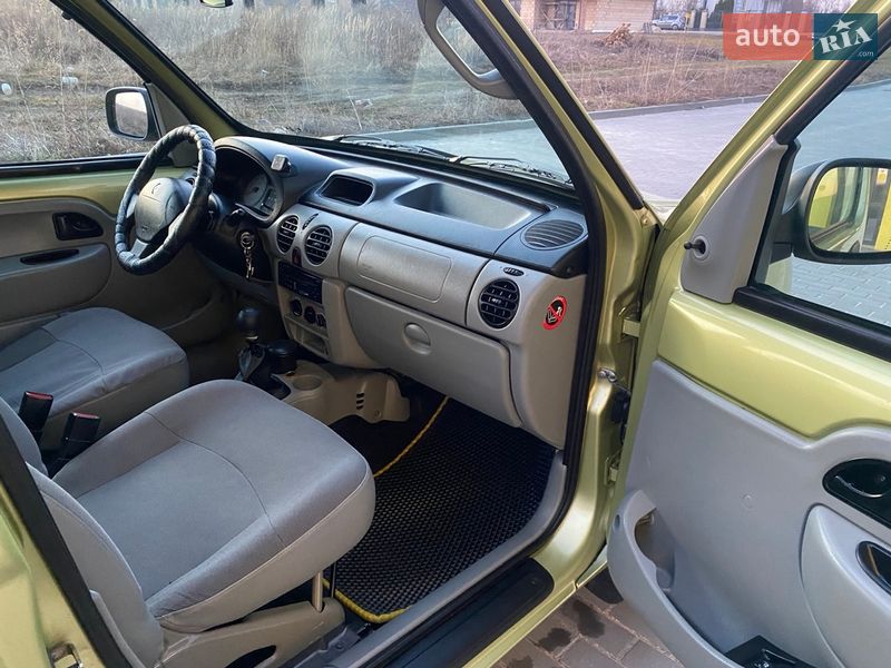 Мінівен Renault Kangoo 2004 в Луцьку
