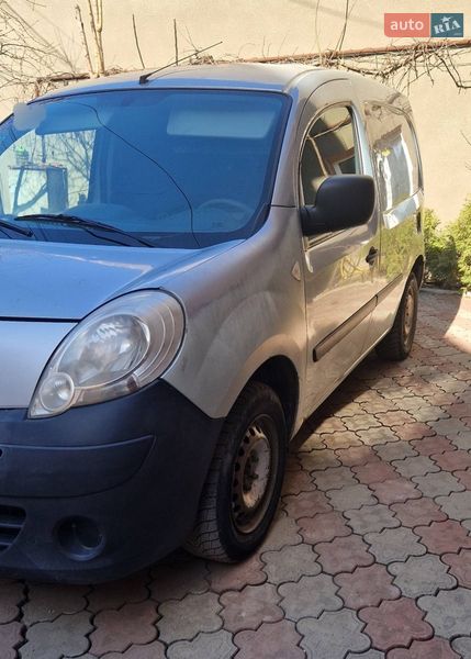Грузовой фургон Renault Kangoo 2010 в Черновцах