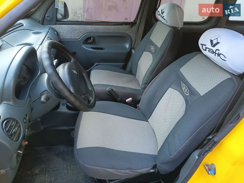 Минивэн Renault Kangoo 2000 в Озерном