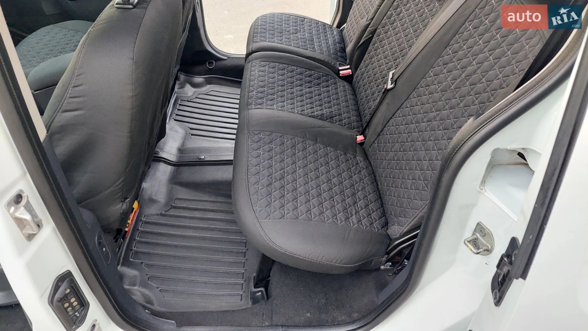 2011 Renault Kangoo - мініатюра 21