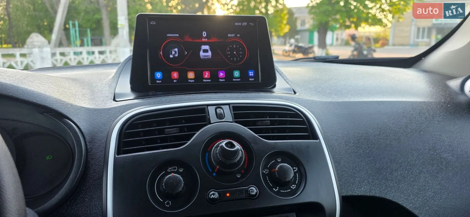 2015 Renault Kangoo - мініатюра 129
