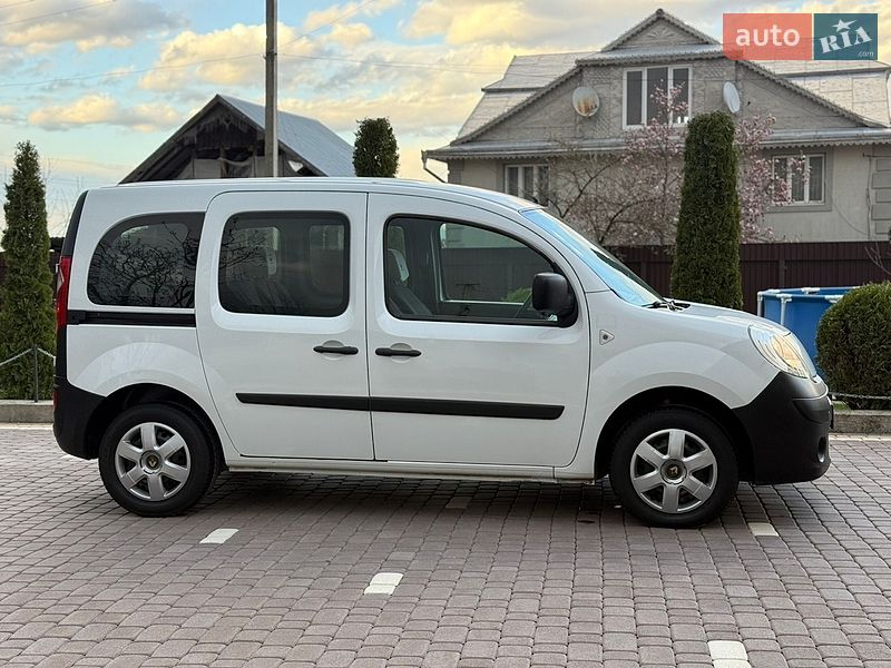 Минивэн Renault Kangoo 2009 в Косове