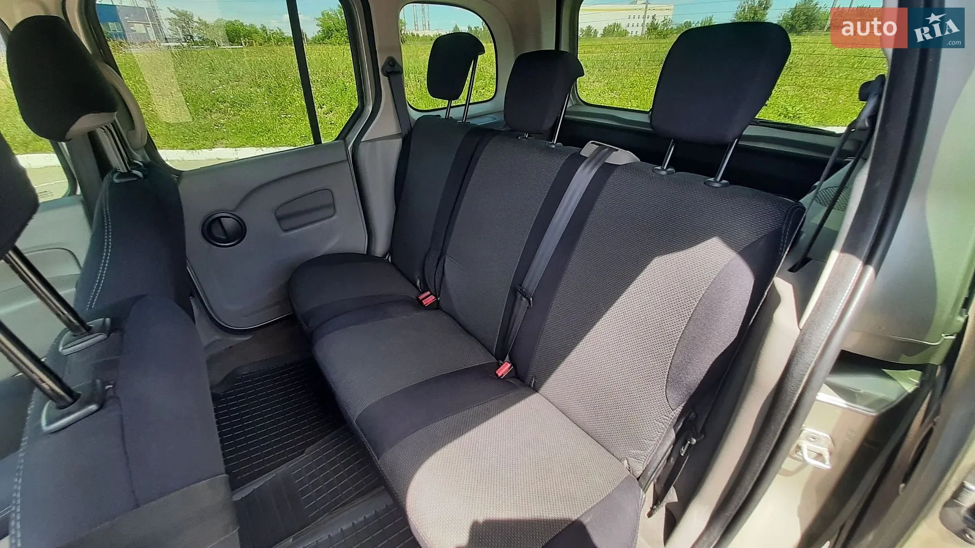 2010 Renault Kangoo - мініатюра 11