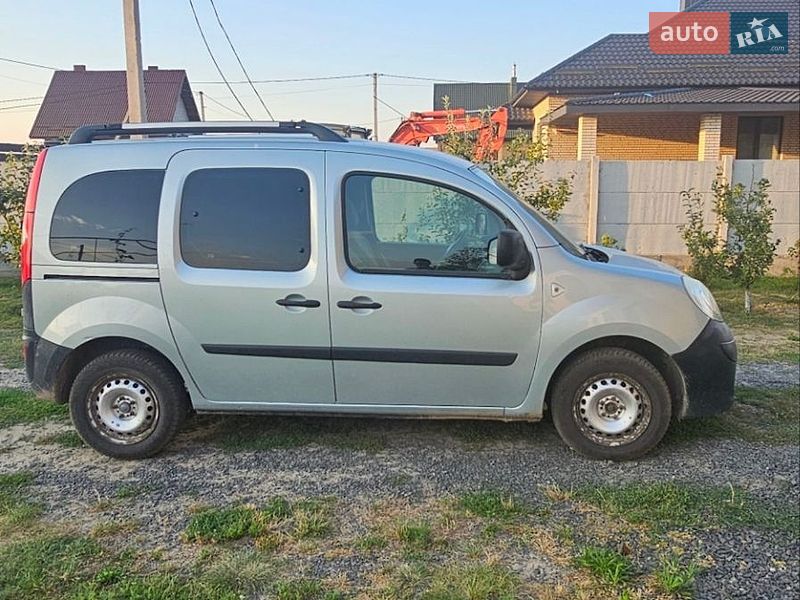 Минивэн Renault Kangoo 2009 в Цумани