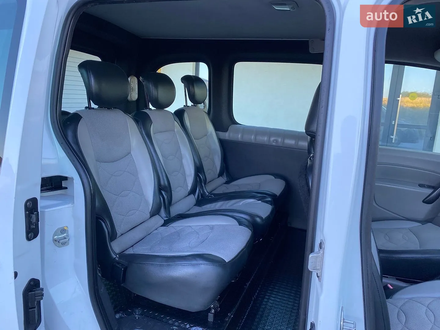 2010 Renault Kangoo - мініатюра 12