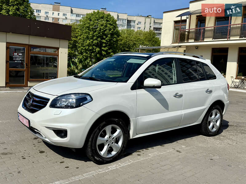 Позашляховик / Кросовер Renault Koleos 2013 в 