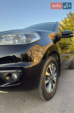 Позашляховик / Кросовер Renault Koleos 2011 в 
