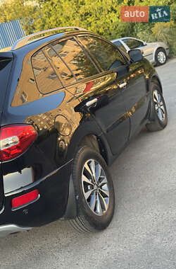 Позашляховик / Кросовер Renault Koleos 2011 в 