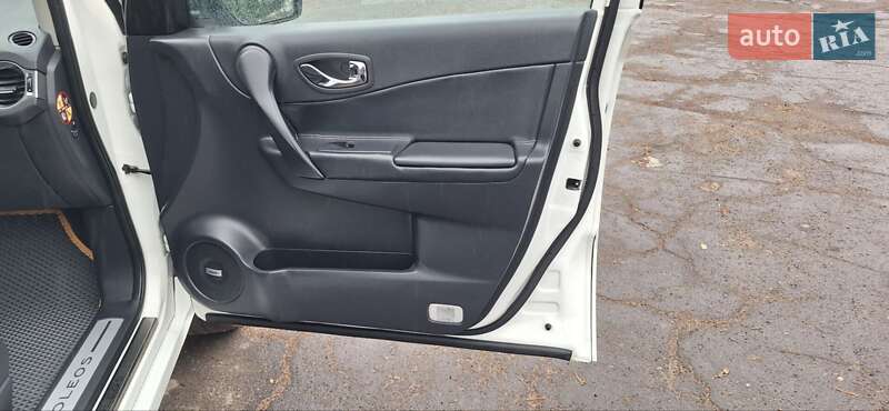 Внедорожник / Кроссовер Renault Koleos 2013 в Новоархангельске фото 74 Внедорожник / Кроссовер Renault Koleos 2013 в Новоархангельске