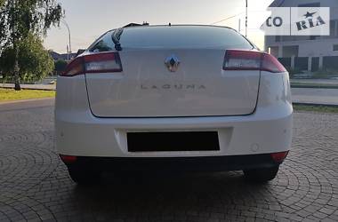 Седан Renault Laguna 2015 в 