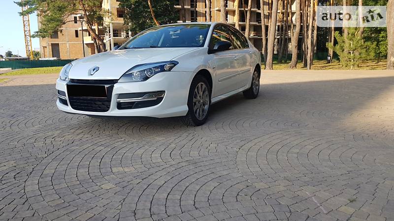 Седан Renault Laguna 2015 в 