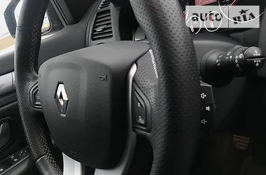 Хэтчбек Renault Laguna 2010 в 