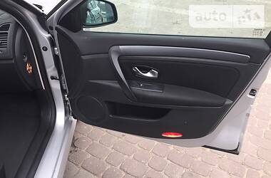 Хетчбек Renault Laguna 2009 в 