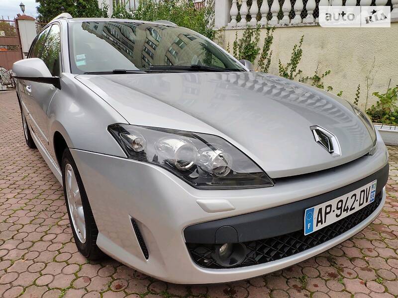 Универсал Renault Laguna 2010 в Ровно