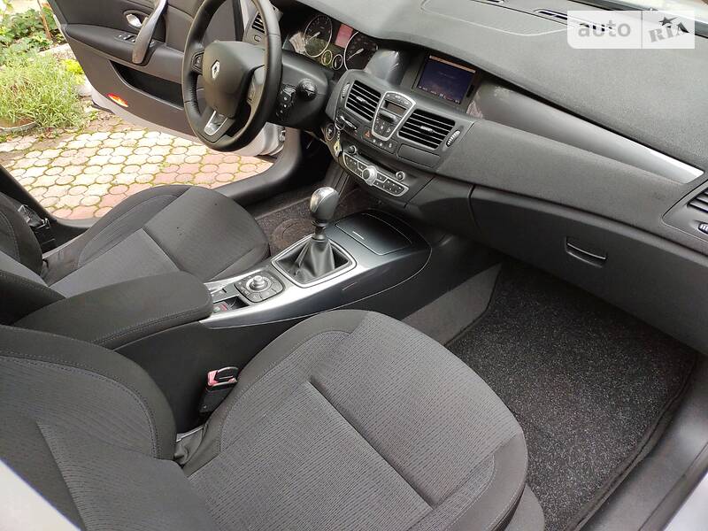 Универсал Renault Laguna 2010 в Ровно