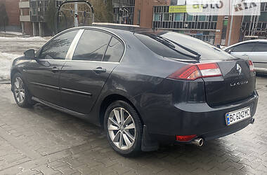 Лифтбек Renault Laguna 2013 в 