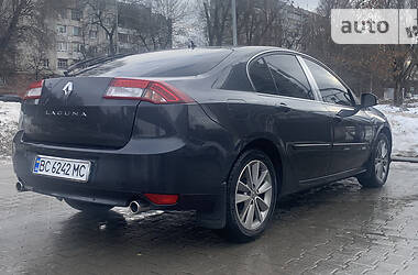 Лифтбек Renault Laguna 2013 в 