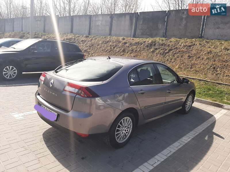Ліфтбек Renault Laguna 2012 в Тернополі