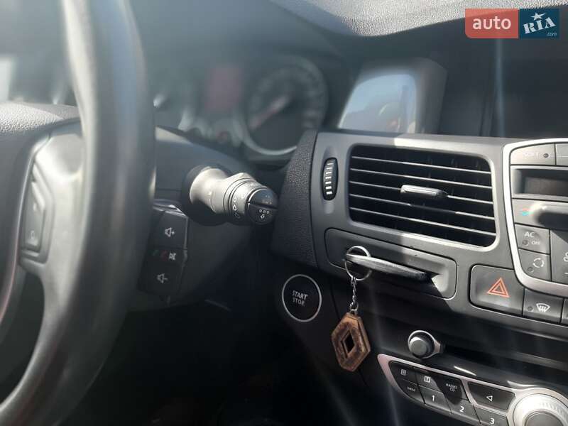 Ліфтбек Renault Laguna 2012 в Тернополі