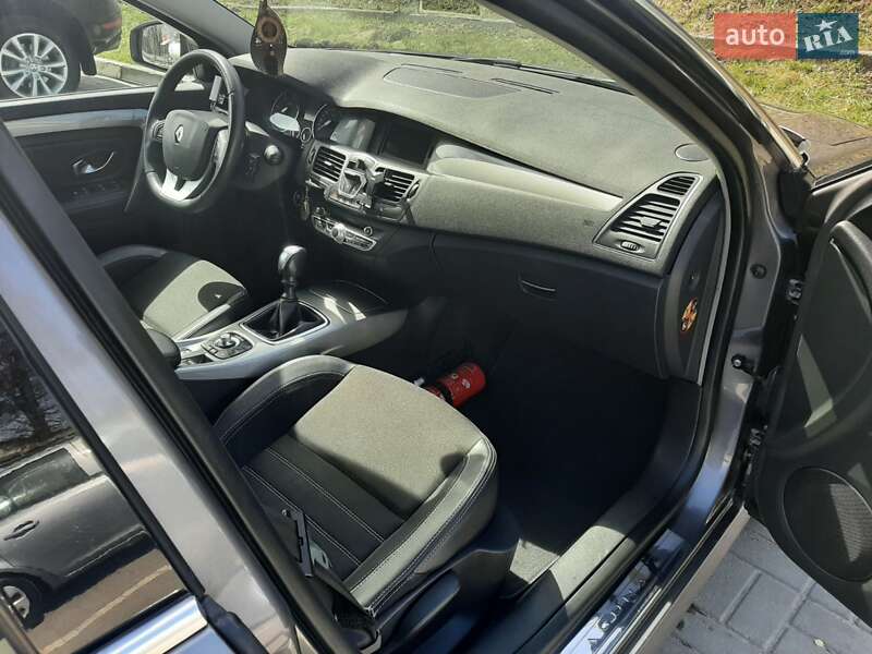 Ліфтбек Renault Laguna 2012 в Тернополі