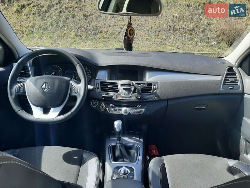 Ліфтбек Renault Laguna 2012 в Тернополі