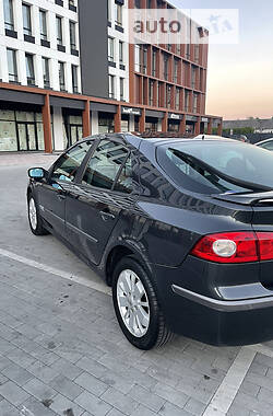 Хэтчбек Renault Laguna 2007 в 