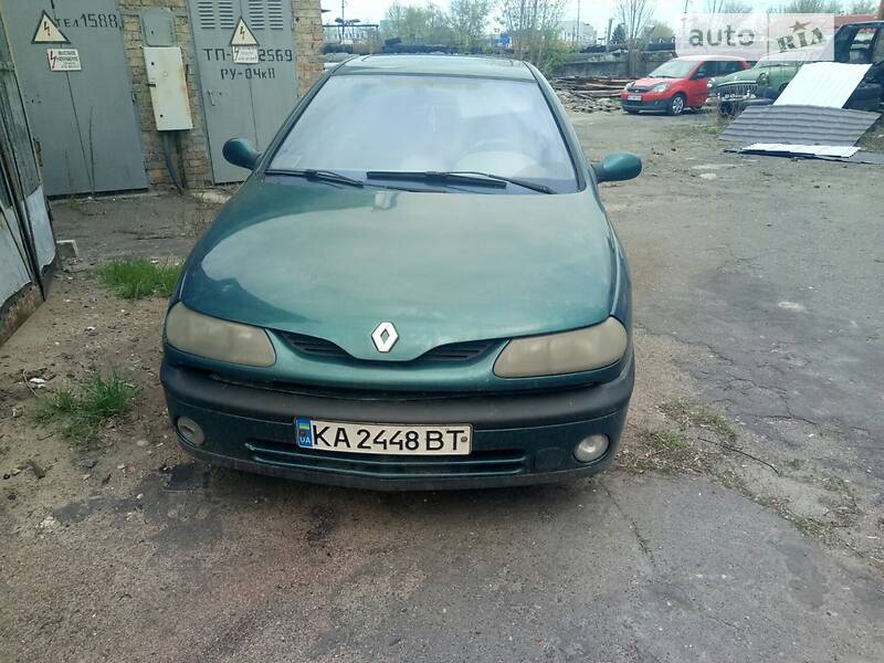 Лифтбек Renault Laguna 2001 в Киеве