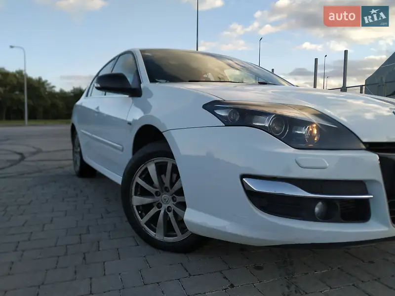 Ліфтбек Renault Laguna 2011 в 