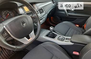 Лифтбек Renault Laguna 2011 в 