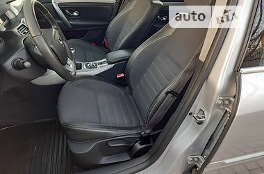 Лифтбек Renault Laguna 2011 в 