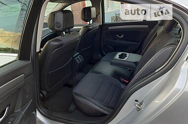 Лифтбек Renault Laguna 2011 в 