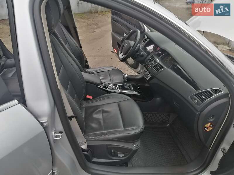 Универсал Renault Laguna 2013 в Киеве фото 5 Универсал Renault Laguna 2013 в Киеве