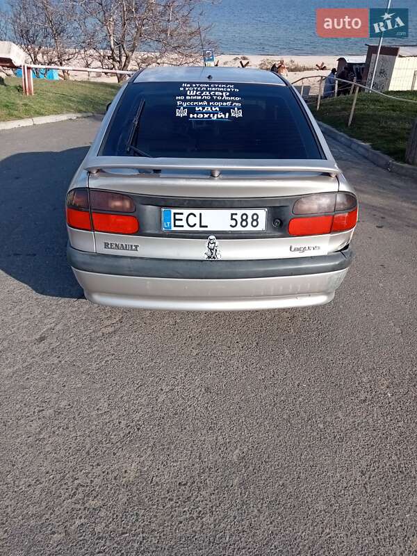 Лифтбек Renault Laguna 2001 в Черноморске