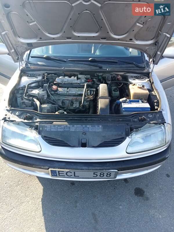 Лифтбек Renault Laguna 2001 в Черноморске