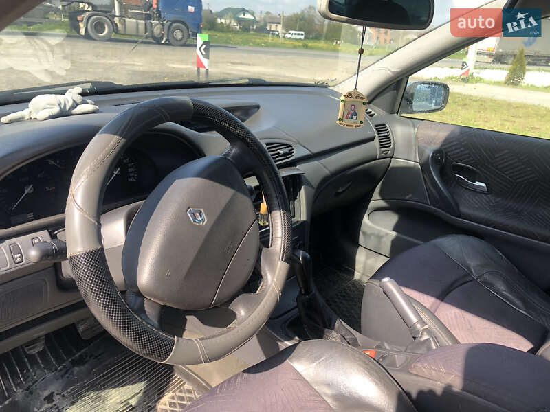 Универсал Renault Laguna 2002 в Галиче
