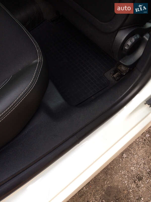 Универсал Renault Laguna 2013 в Запорожье фото 32 Универсал Renault Laguna 2013 в Запорожье