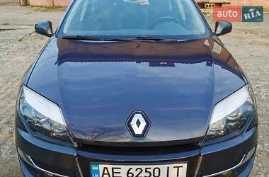 Лифтбек Renault Laguna 2013 в 