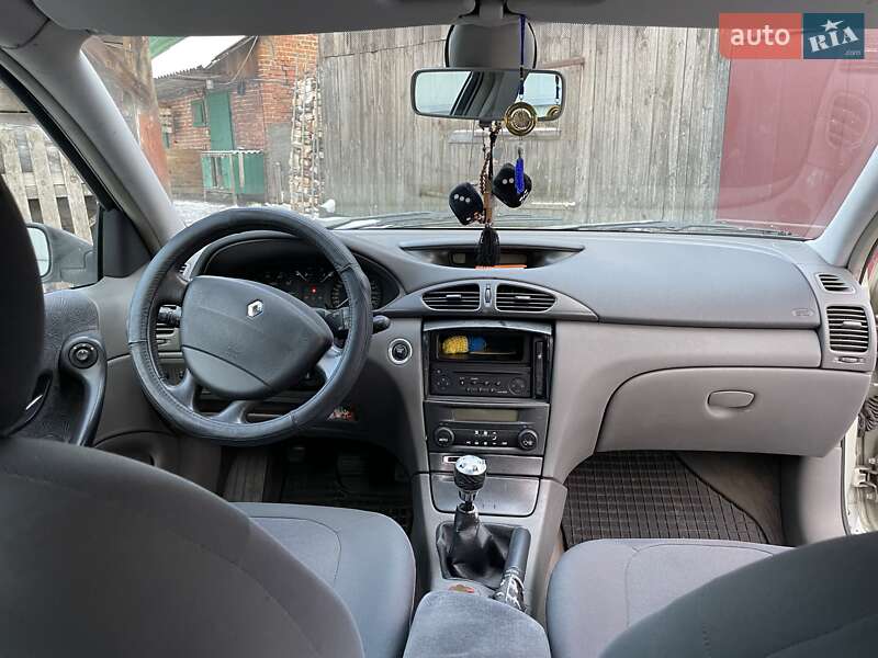 Лифтбек Renault Laguna 2002 в Шептицькому