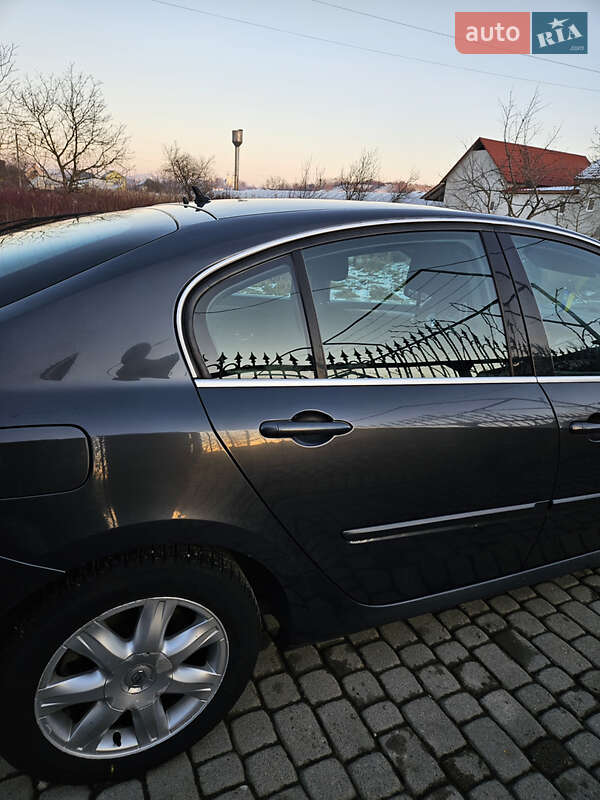 Лифтбек Renault Laguna 2009 в Виноградове